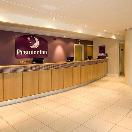 Premier Inn Manchester Airport Runger Lane North Hale  Exteriér fotografie