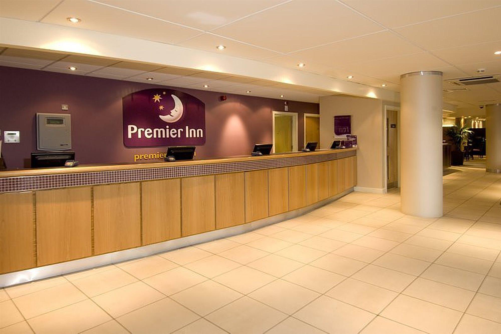 Premier Inn Manchester Airport Runger Lane North Hale  Exteriér fotografie