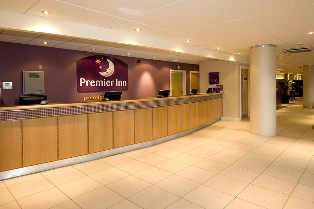 Premier Inn Manchester Airport Runger Lane North Hale  Exteriér fotografie